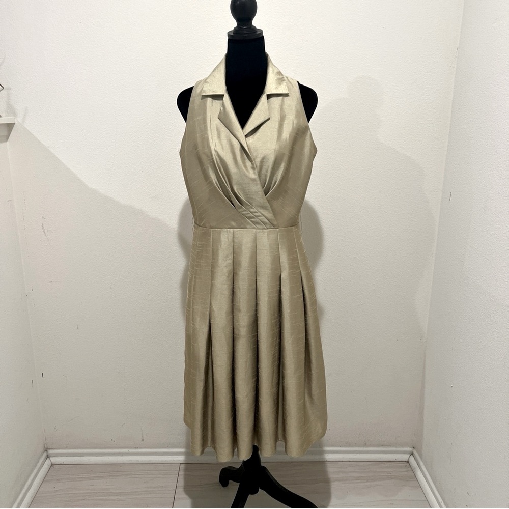 Willow Glenn New York  Light Green Sleeveless Pleated Collared Dress 10P